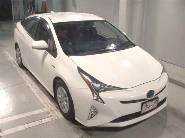 TOYOTA PRIUS 2018