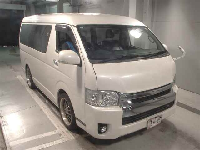 TOYOTA HIACE 2016