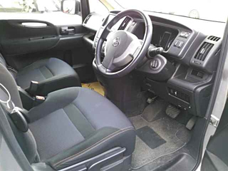 NISSAN SERENA 2010