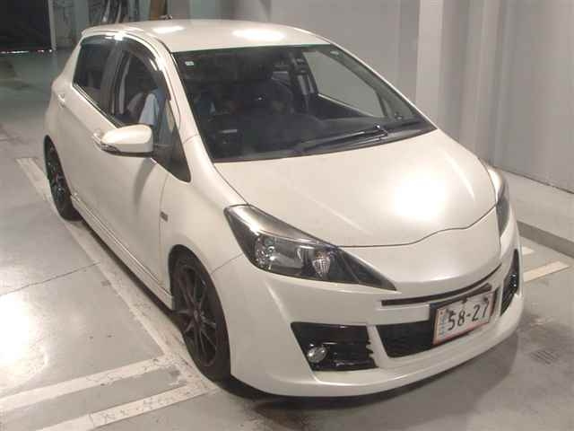 TOYOTA VITZ 2016