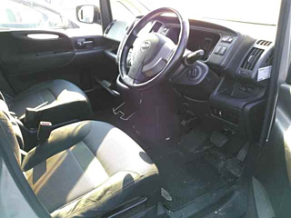 NISSAN SERENA 2010