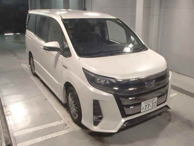 TOYOTA NOAH 2018