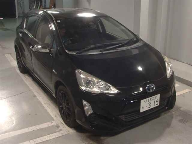 TOYOTA AQUA 2017
