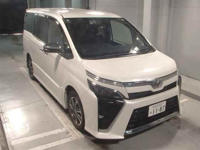 TOYOTA VOXY 2020