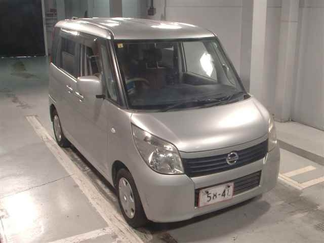 NISSAN ROOX 2010