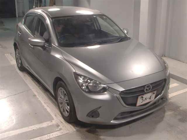 MAZDA DEMIO 2016
