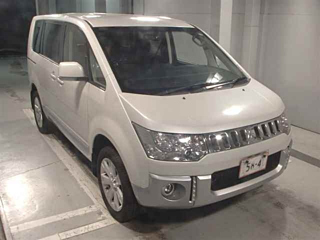 MITSUBISHI DELICA D5 2017