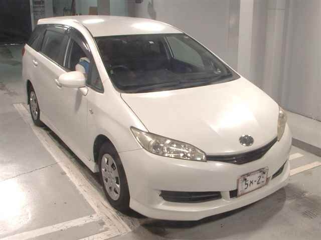 TOYOTA WISH 2010