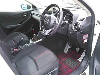 MAZDA DEMIO 2015