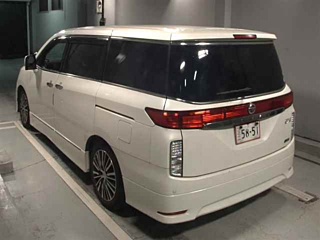 NISSAN ELGRAND 2010