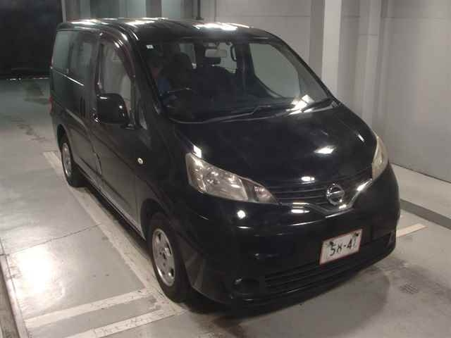 NISSAN NV200 2015