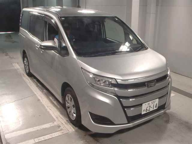 TOYOTA NOAH 2019
