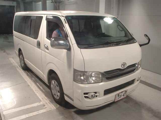 TOYOTA HIACE VAN 2010