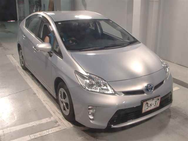 TOYOTA PRIUS 2014