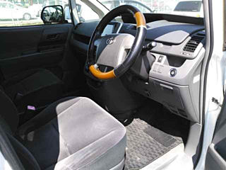 TOYOTA VOXY 2008
