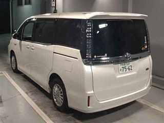 TOYOTA VOXY 2016
