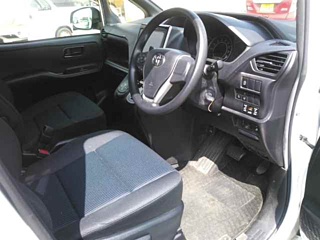 TOYOTA VOXY 2019