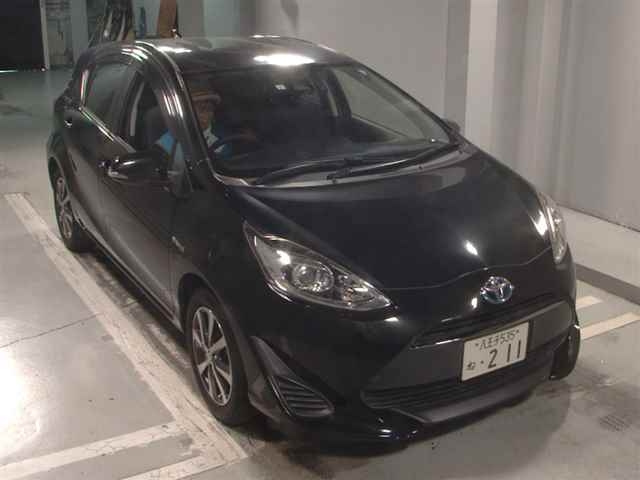 TOYOTA AQUA 2017