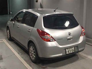 NISSAN TIIDA 2012