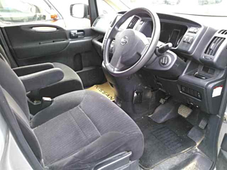 NISSAN SERENA 2010