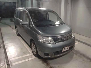 NISSAN SERENA 2010