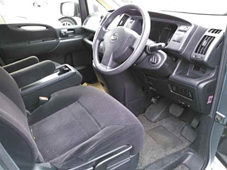 NISSAN SERENA 2010