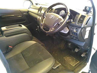 TOYOTA HIACE VAN 2017