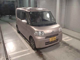 DAIHATSU TANTO 2013