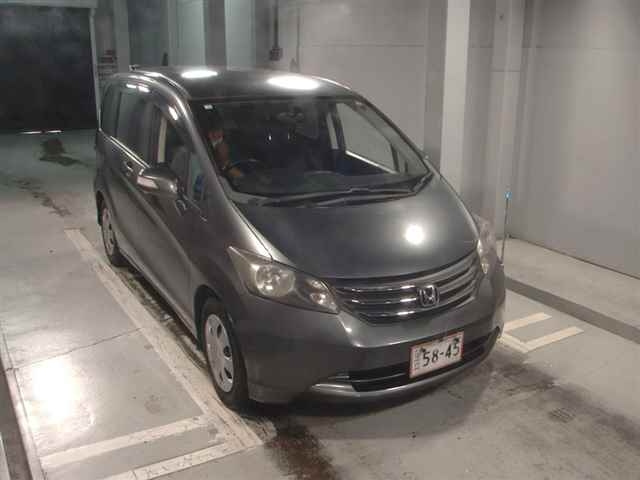 HONDA FREED 2010