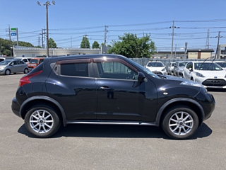 NISSAN JUKE 2011