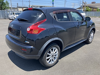 NISSAN JUKE 2011