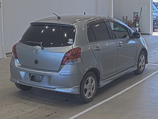 TOYOTA VITZ 2010