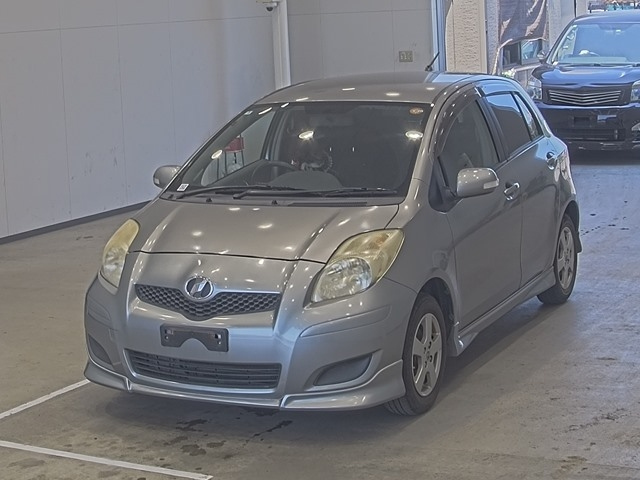 TOYOTA VITZ 2010