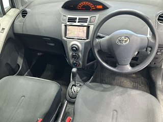 TOYOTA VITZ 2010
