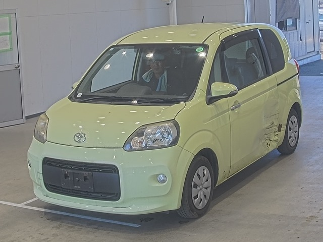 TOYOTA PORTE 2012