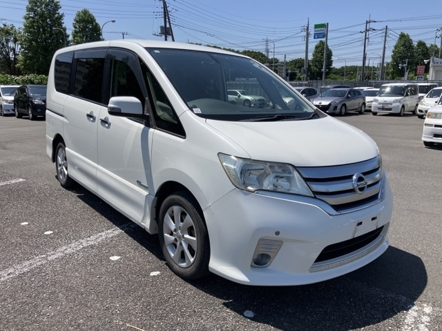 NISSAN SERENA