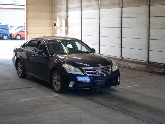 TOYOTA CROWN 2010