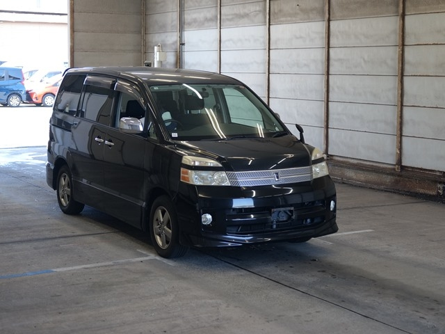 TOYOTA VOXY 2006