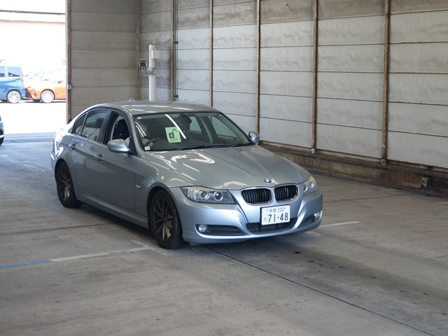 BMW 3 SERIES 2011