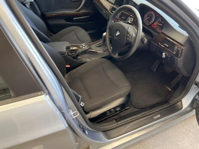 BMW 3 SERIES 2011