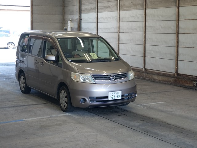 NISSAN SERENA