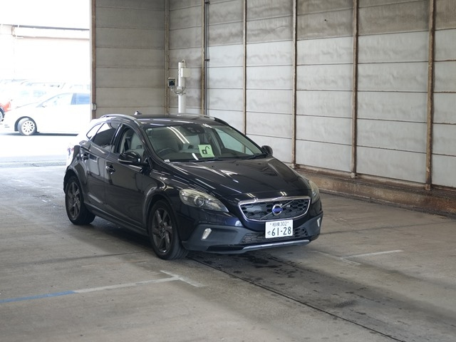 VOLVO V40 2015