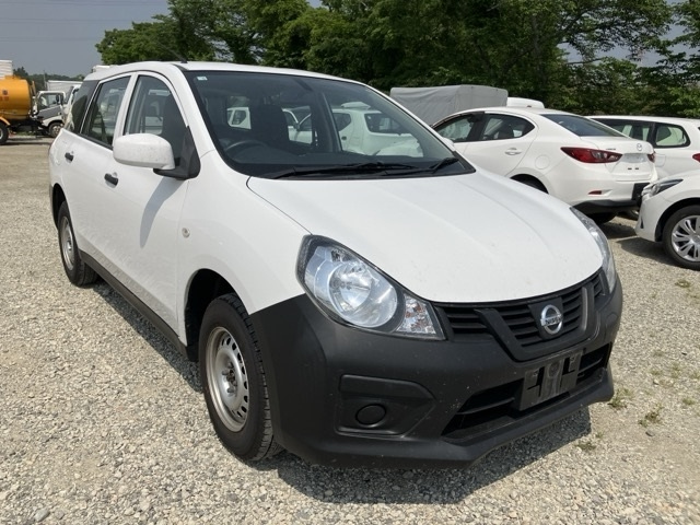 NISSAN AD 2020