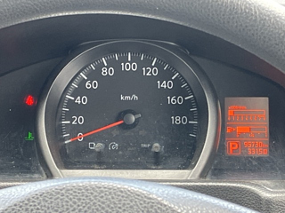 NISSAN NV200 2019
