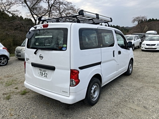 NISSAN NV200 2019