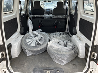 NISSAN NV200 2019