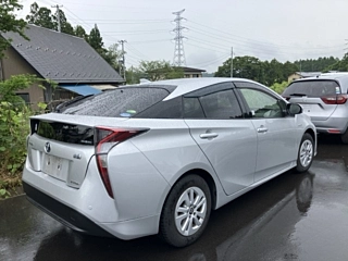 TOYOTA PRIUS 2018