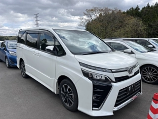 TOYOTA VOXY 2020