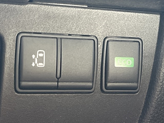 NISSAN SERENA 2015