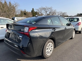 TOYOTA PRIUS 2021
